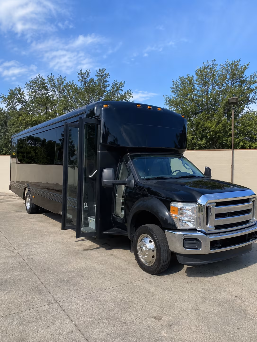 miramar 20 passenger party bus
